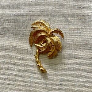 5 for $20!! Vintage Brooch Pin Gold Tone Palm Tree Statement Resort